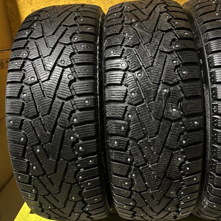 Зимние шины Pirelli Ice Zero R17 Все шипы