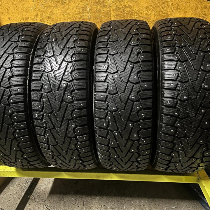 Зимние шины Pirelli Ice Zero R17 Все шипы