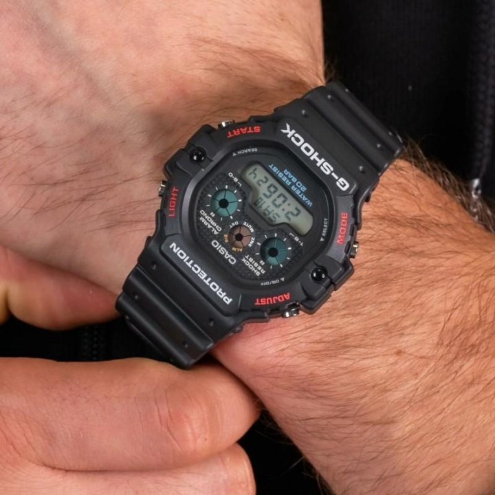 Наручные часы CASIO DW-5900-1E