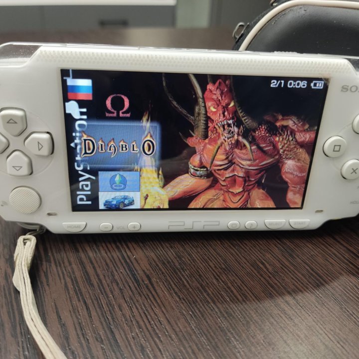 PSP 1004 16Gb+1000 игр