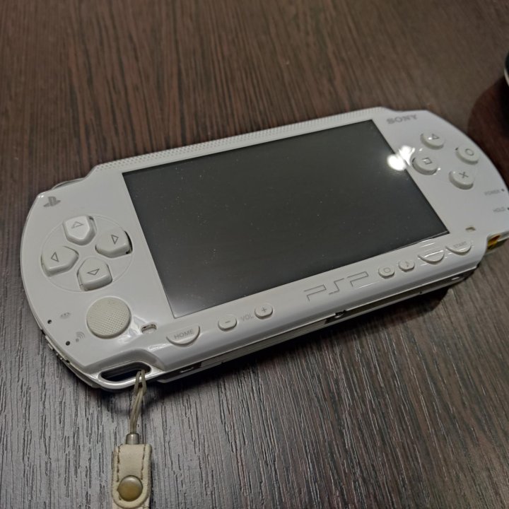 PSP 1004 16Gb+1000 игр