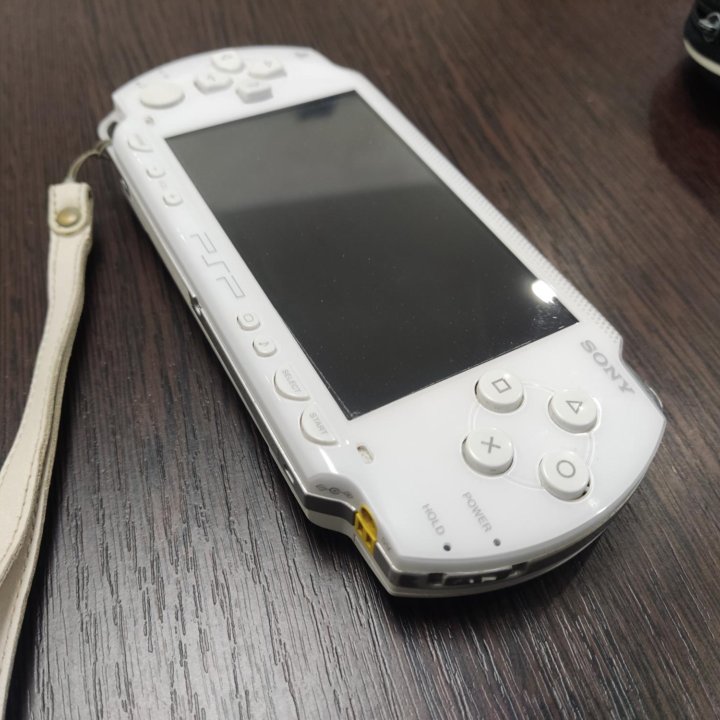 PSP 1004 16Gb+1000 игр