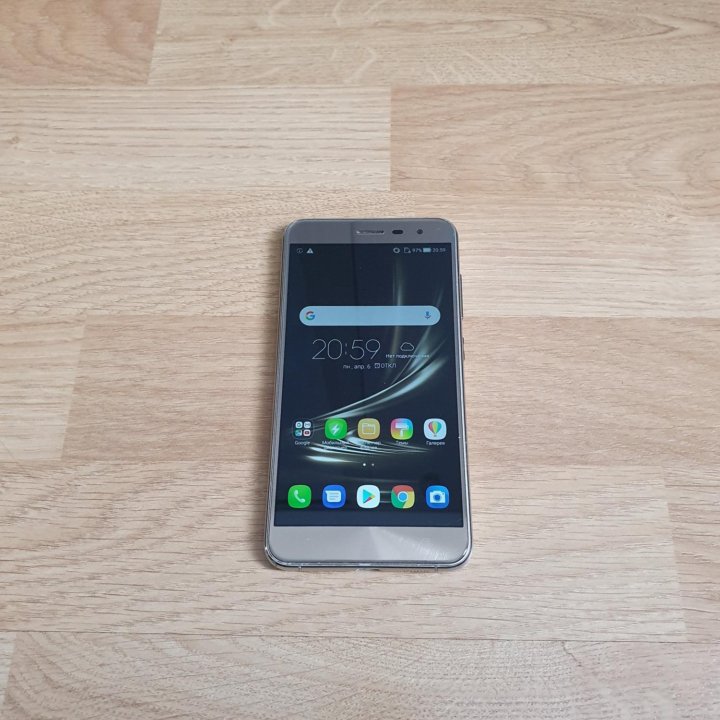 Телефон Asus 4/64