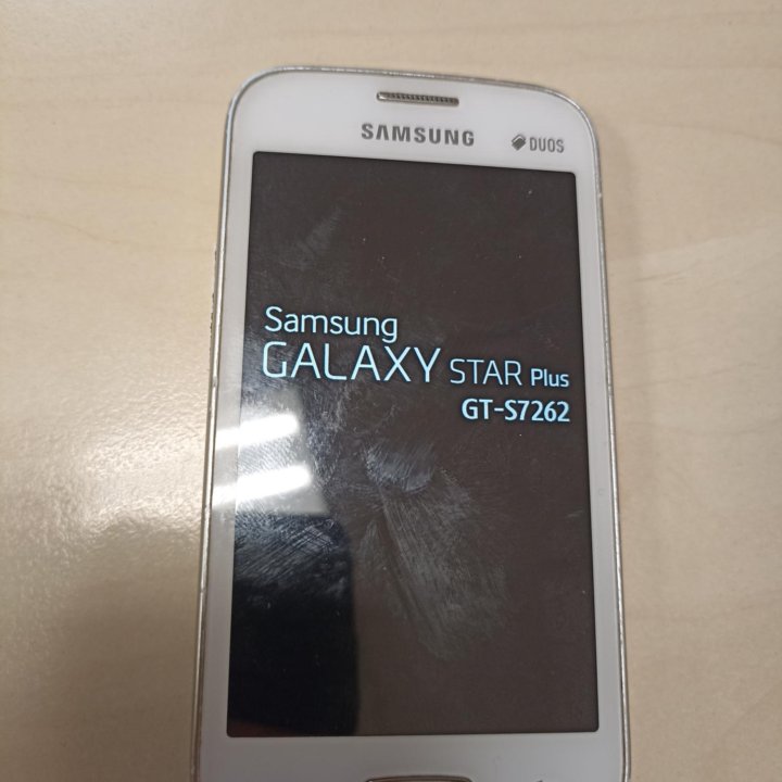 Телефон SAMSUNG Galaxy J1