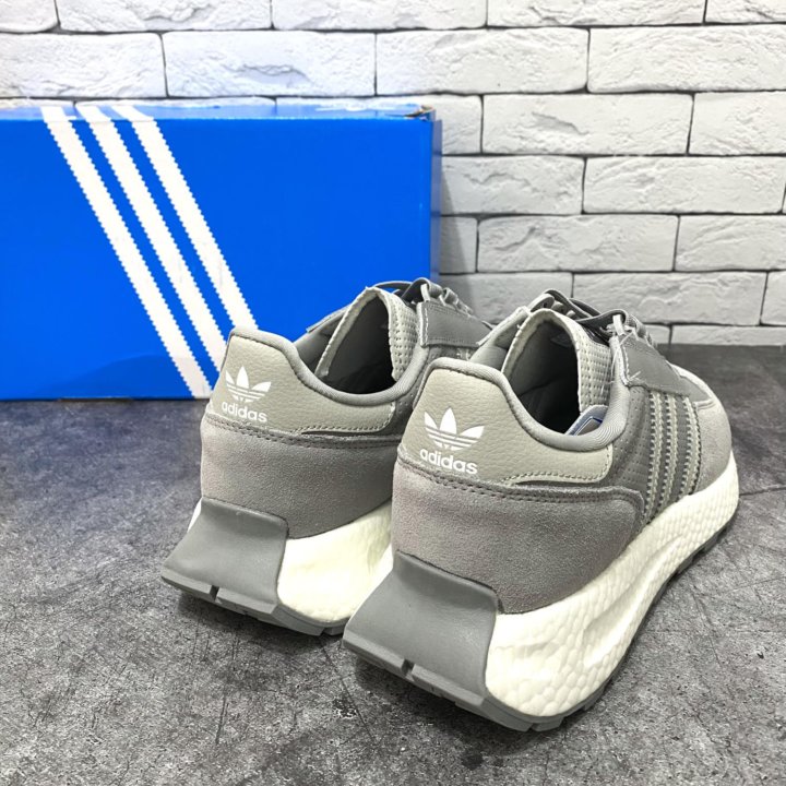 Кроссовки adidas retropy