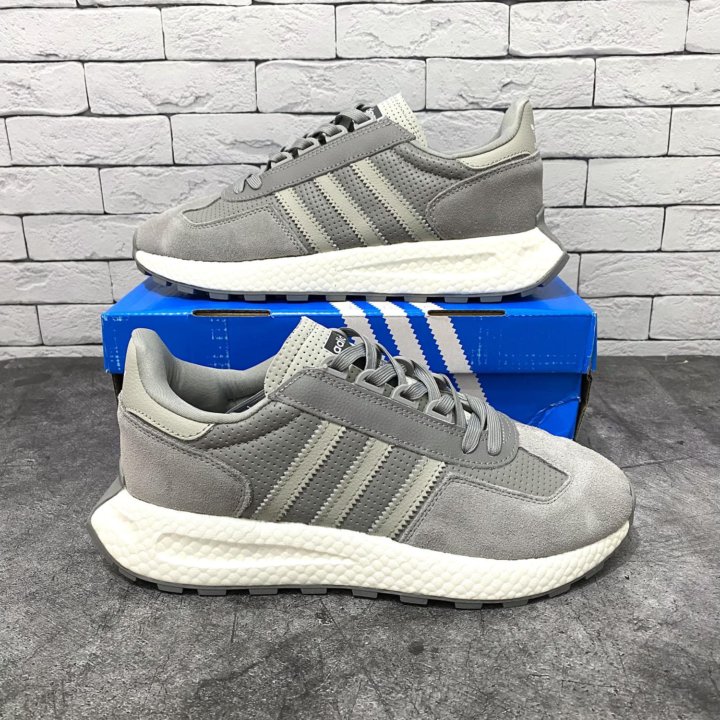 Кроссовки adidas retropy