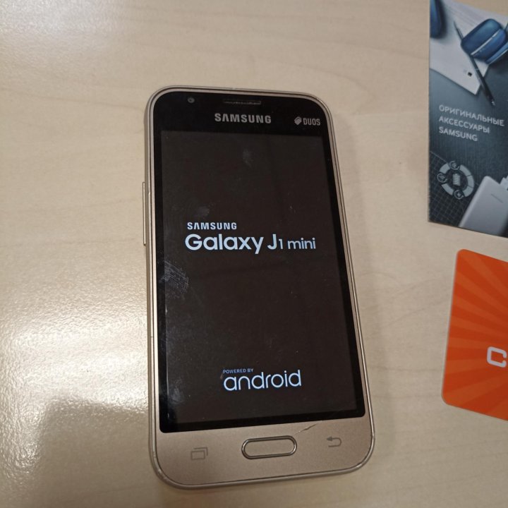 Телефон SAMSUNG Galaxy J1