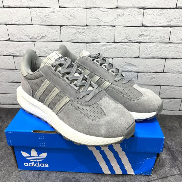 Кроссовки adidas retropy