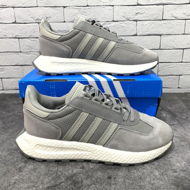 Кроссовки adidas retropy