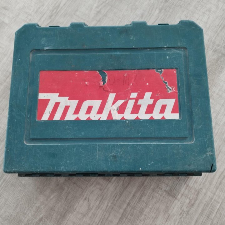 Шуруповерт MAKITA