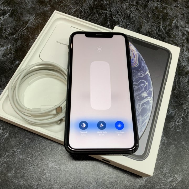 iPhone xr 64