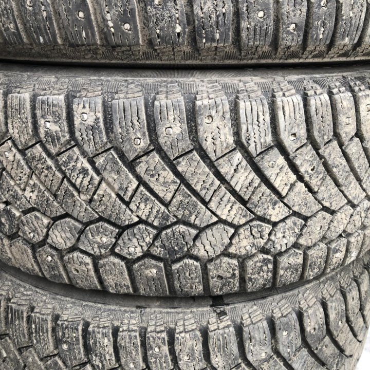 205/55 R16 шины зимние Континенталь 3шт