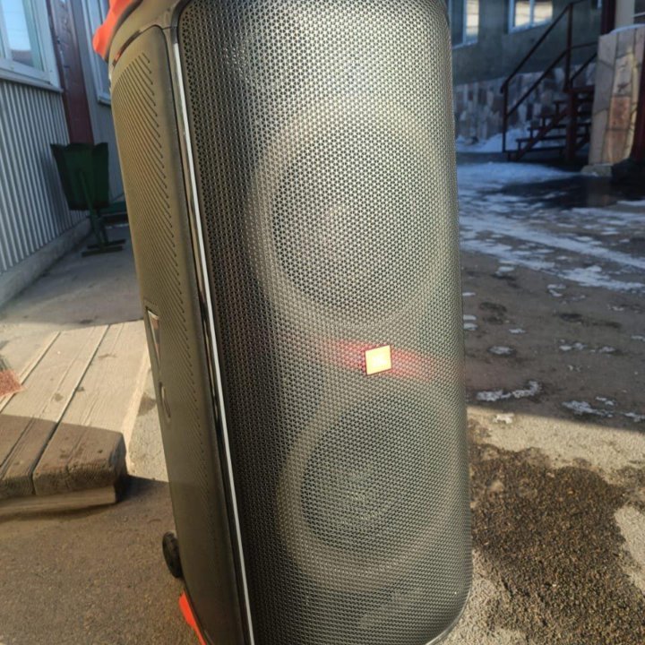 JBL Partybox 710