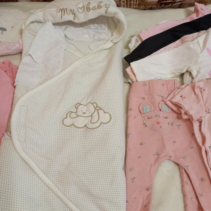 Одежда и игрушки новые для новорожденных и до 12 м
