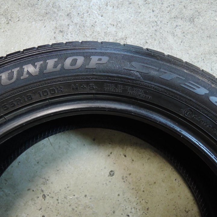 235 55 18 Dunlop Grantrec ST30
