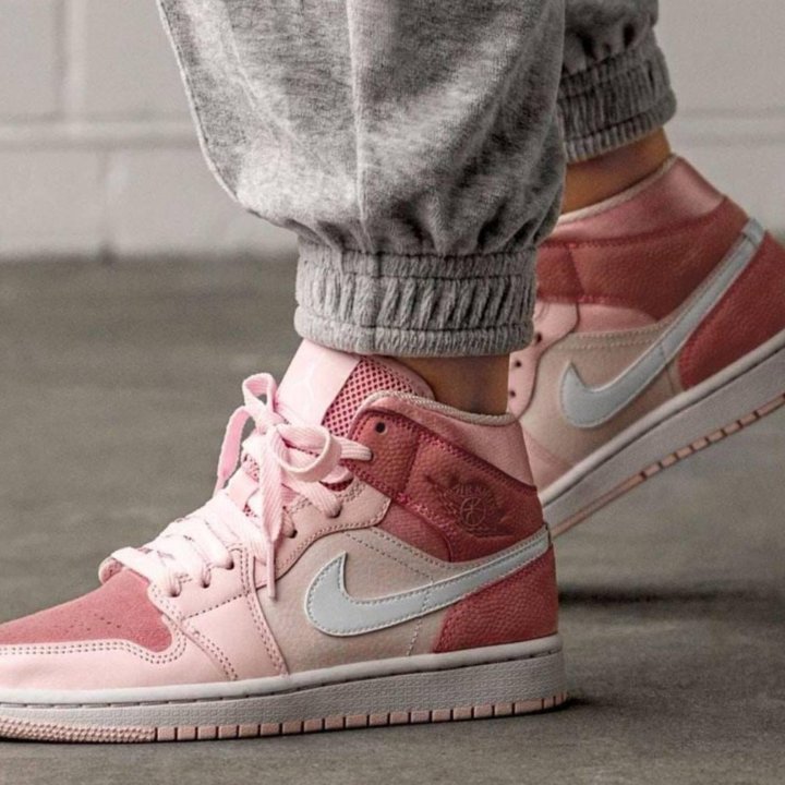 Кроссовки Nike Air Jordan 1 Pink (36-40)