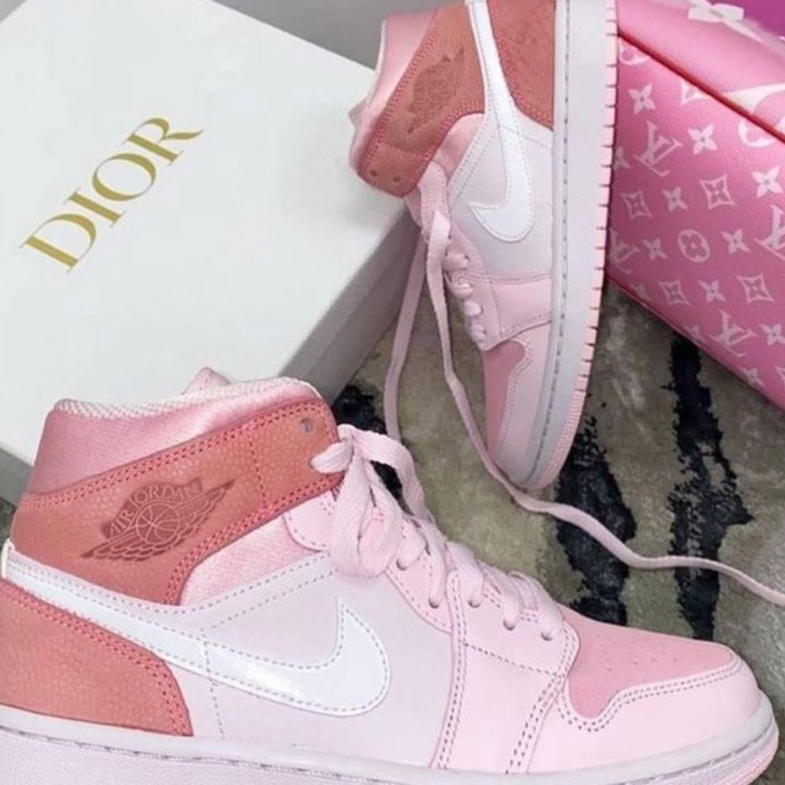 Кроссовки Nike Air Jordan 1 Pink (36-40)