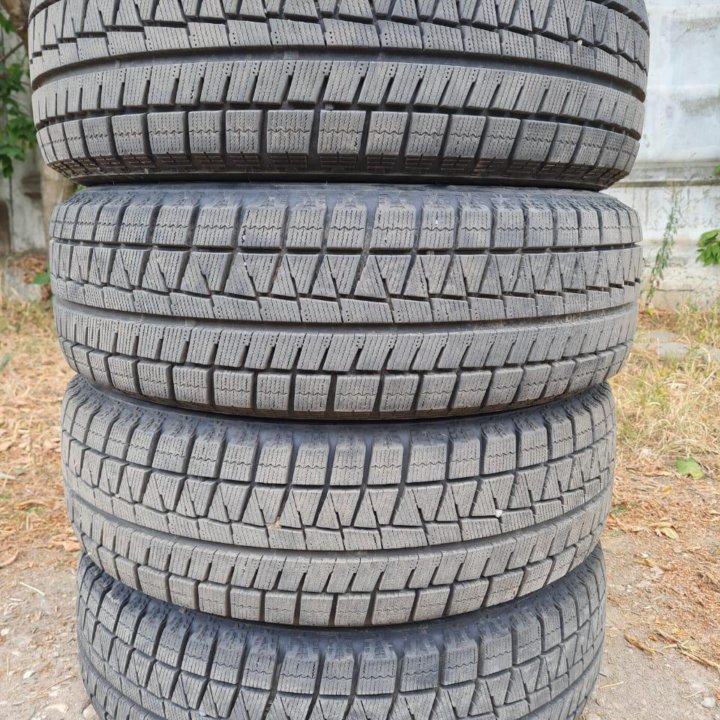 Bridgestone Blizzak Revo GZ 205/65/16