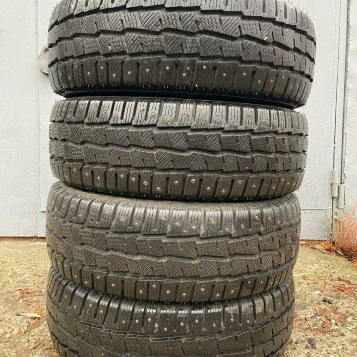 Michelin Agilis X-Ice North 215/65/16C