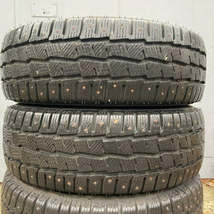 Michelin Agilis X-Ice North 215/65/16C