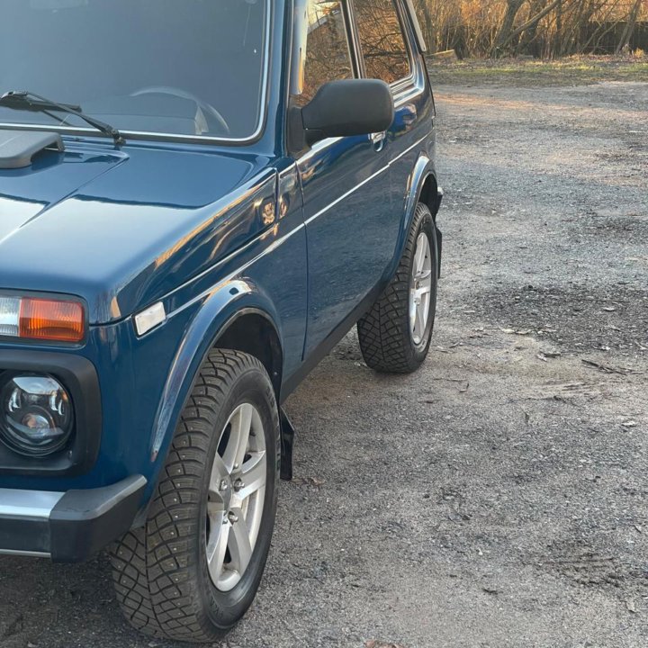 ВАЗ (Lada) Niva (4x4/Legend), 2011