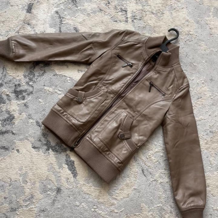 Куртка на девочку 140