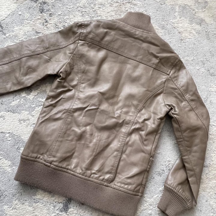 Куртка на девочку 140