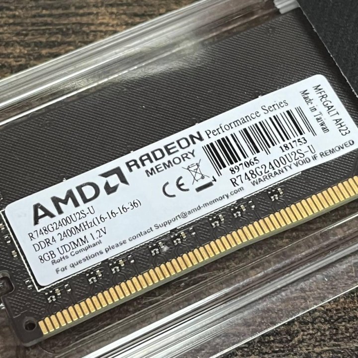 Оперативная памят DDR4 8gb AMD Radeon 2400 Mhz ОЗУ