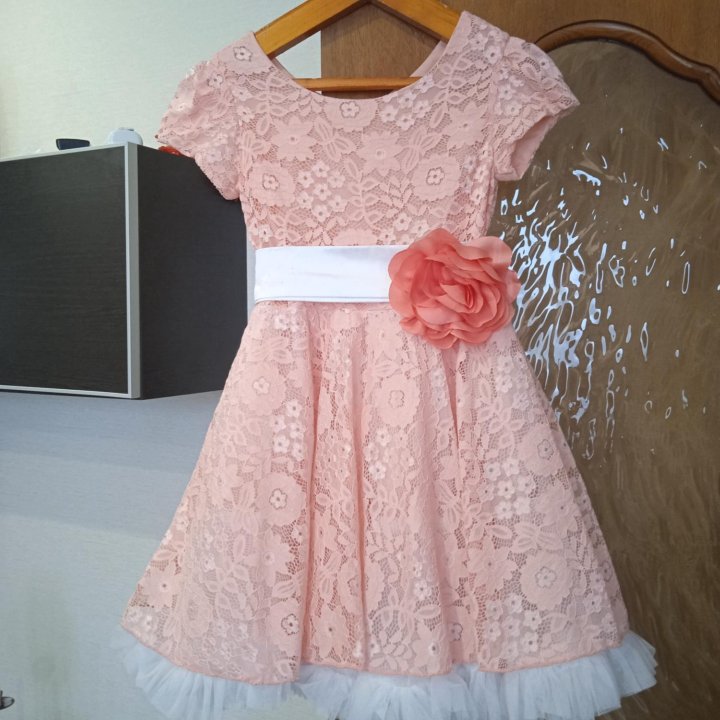 Платье нарядное для девочки 7-9 лет