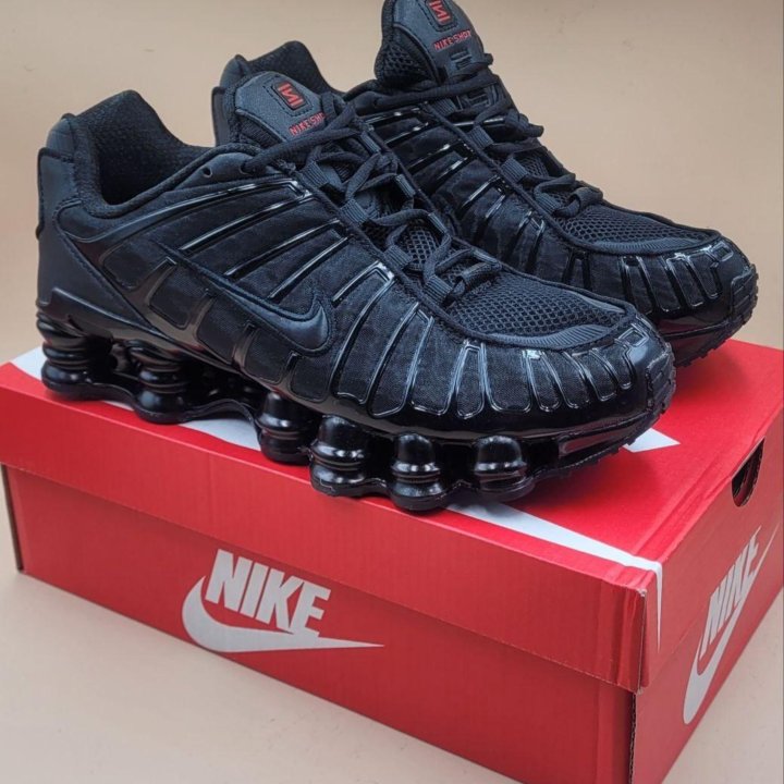 NIKE SHOX