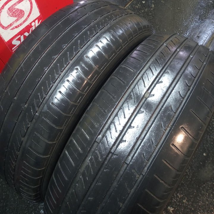 235 65 17 Maxxis Victra M-36 