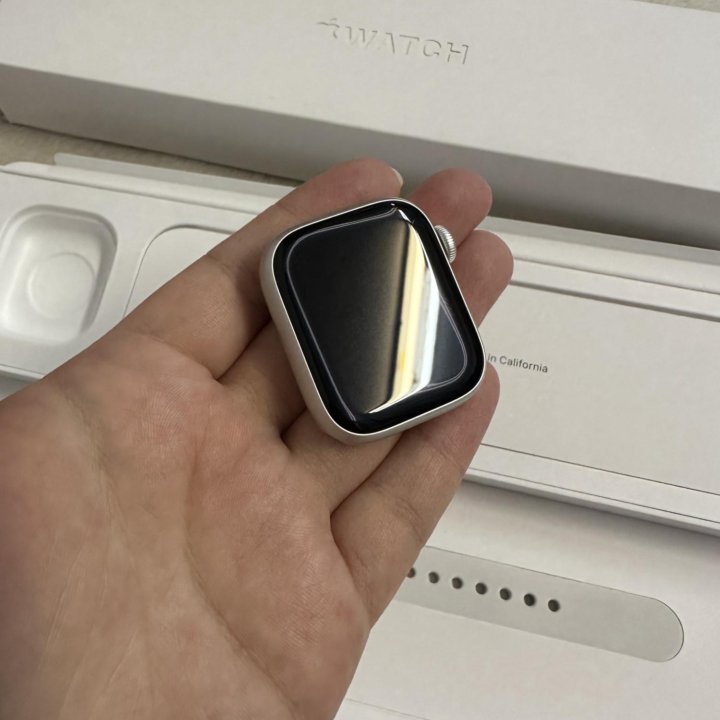 Apple Watch S8 41mm, silver/white