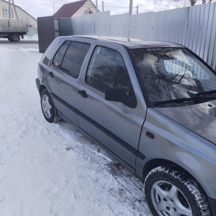 Volkswagen Golf, 1993