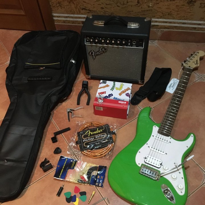 Squier sonic strat+Fender Frontman15R+полный К/Т