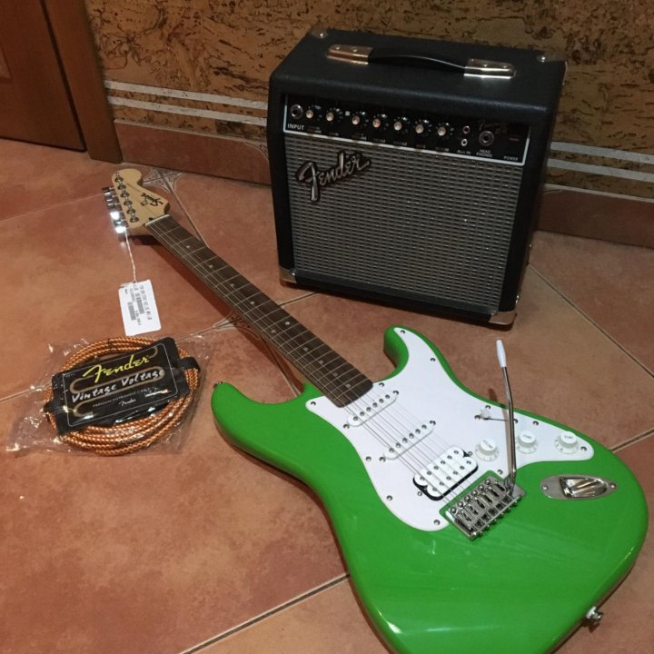 Squier sonic strat+Fender Frontman15R+полный К/Т