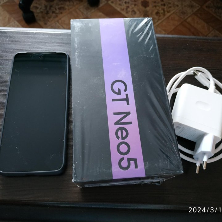 Продам смартфон Realme GT 5 Neo