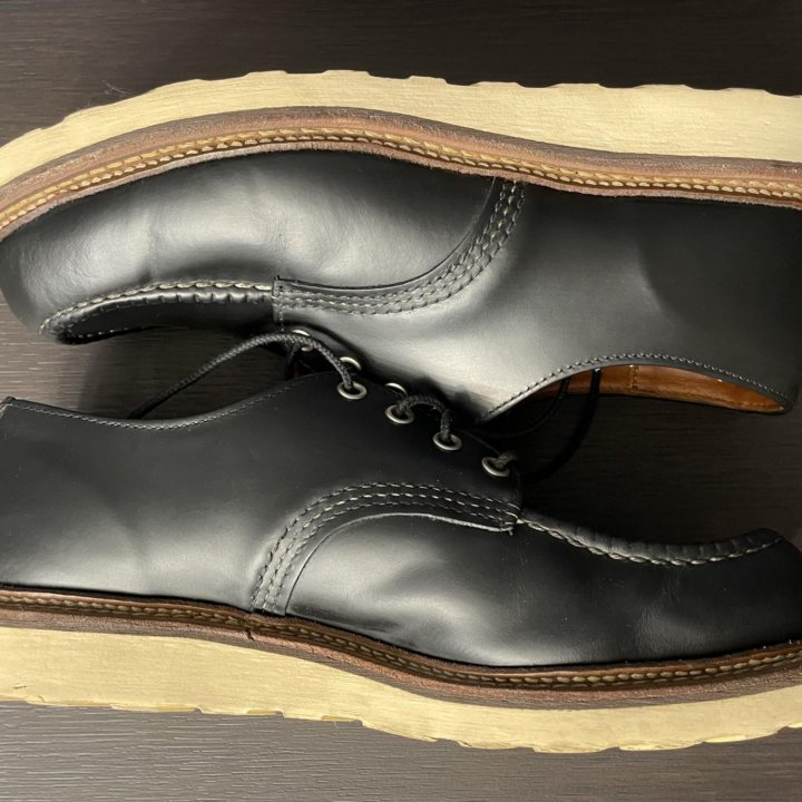 Red Wing Heritage 8106 Oxford Moc Toe Boots