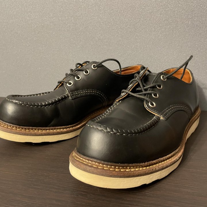 Red Wing Heritage 8106 Oxford Moc Toe Boots