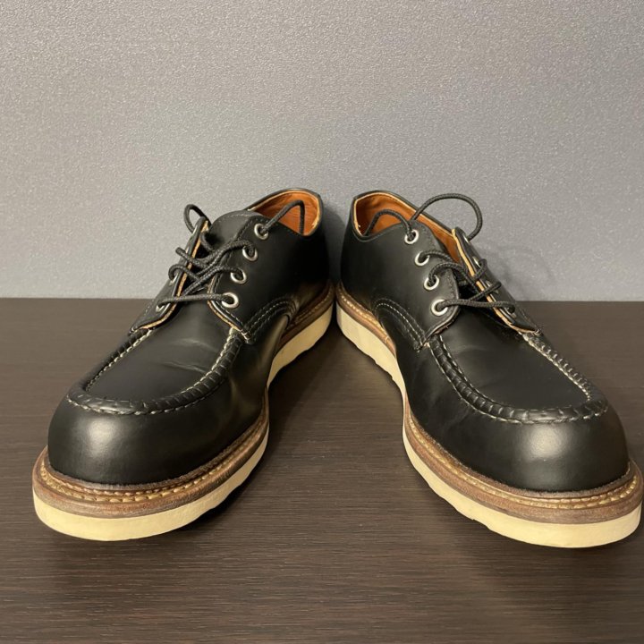 Red Wing Heritage 8106 Oxford Moc Toe Boots