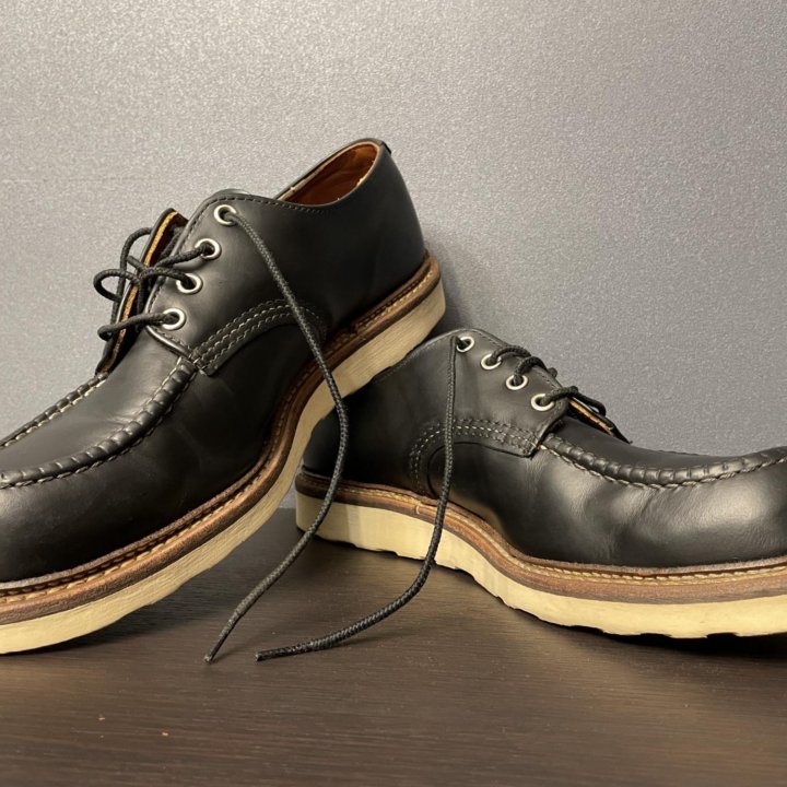 Red Wing Heritage 8106 Oxford Moc Toe Boots