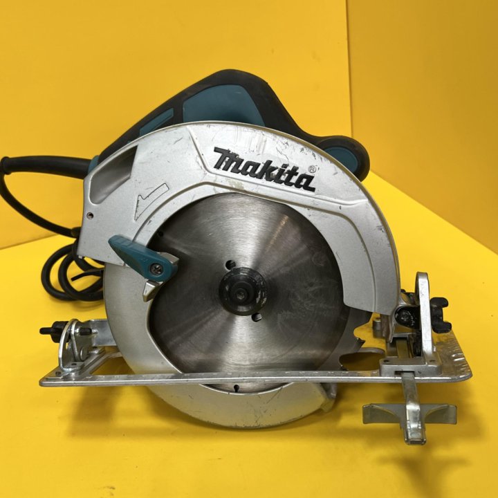 Дисковая пила Makita HS7601