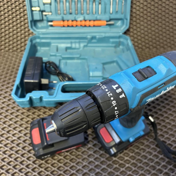 Шуруповерт makita 18v с набором