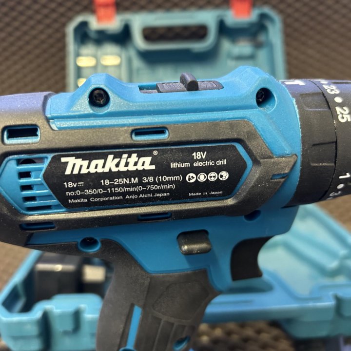 Шуруповерт makita 18v с набором