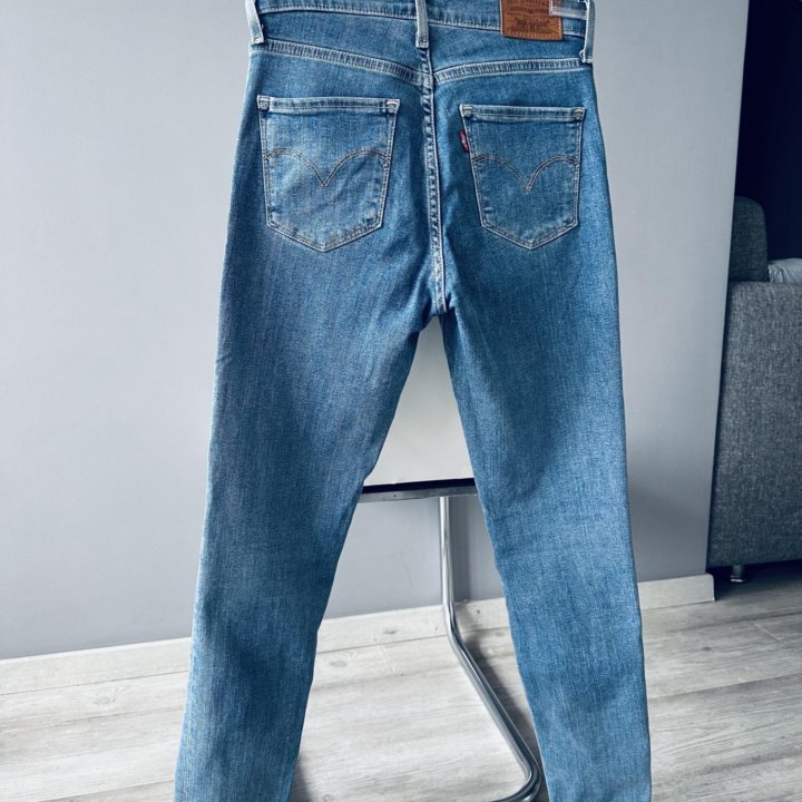 Брендовые женские джинсы скинни Levi's 721 р. 25