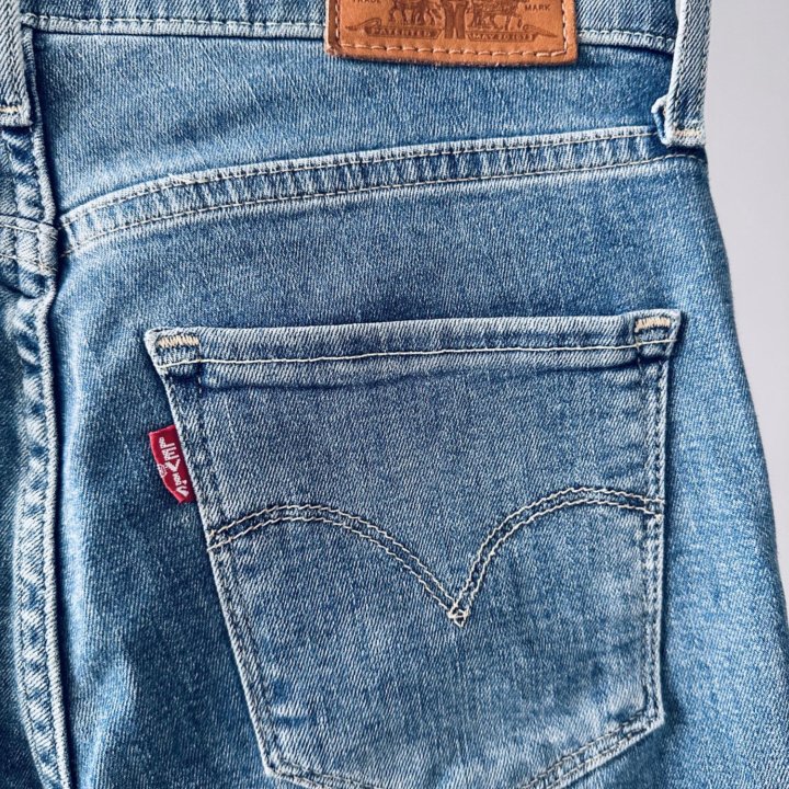 Брендовые женские джинсы скинни Levi's 721 р. 25