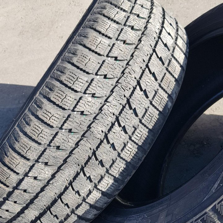 Toyo Observe GSi-5 235/55 R17