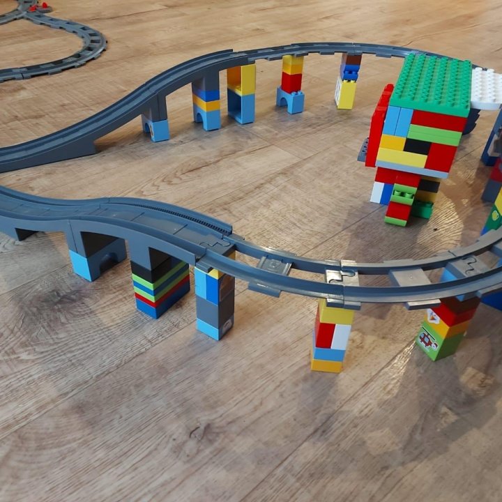 Lego Duplo железная дорога+замок+лабиринт
