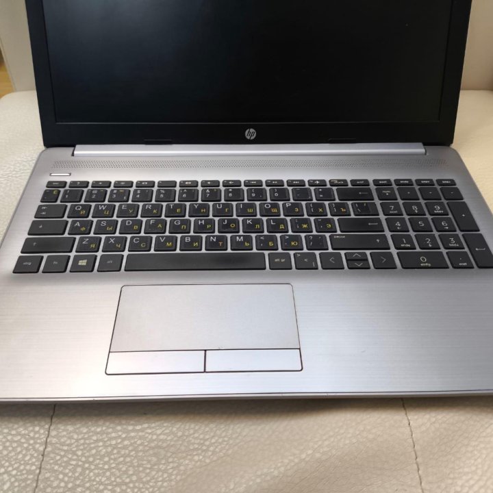 Hp 255 G5 AMD E1-6010/8gb/500gb hdd/2gb video AMD