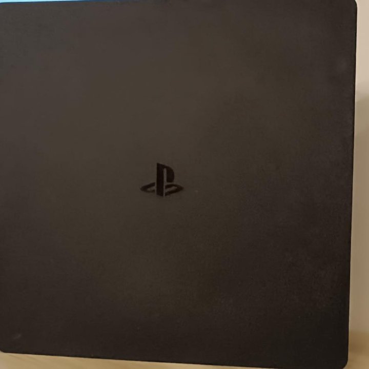 Playstation 4 slim