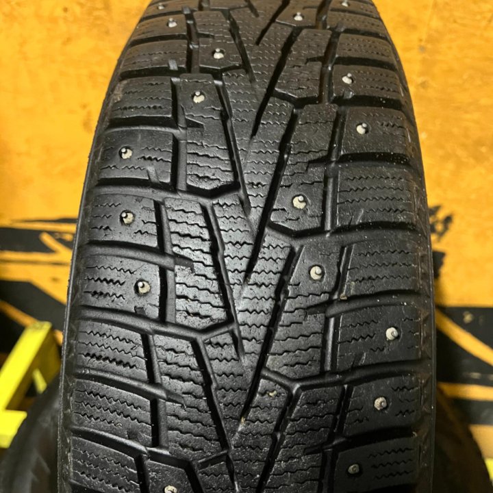 Зимние шины Roadstone Winguard Spike R15 Корея